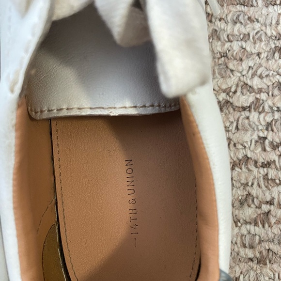 White sneakers - Picture 4 of 5